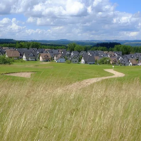 Vibrant Near The River Moselle Βίλα